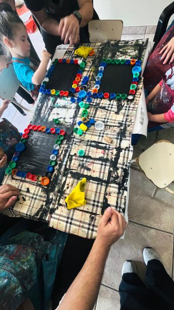 Cuadros con tapitas de colores